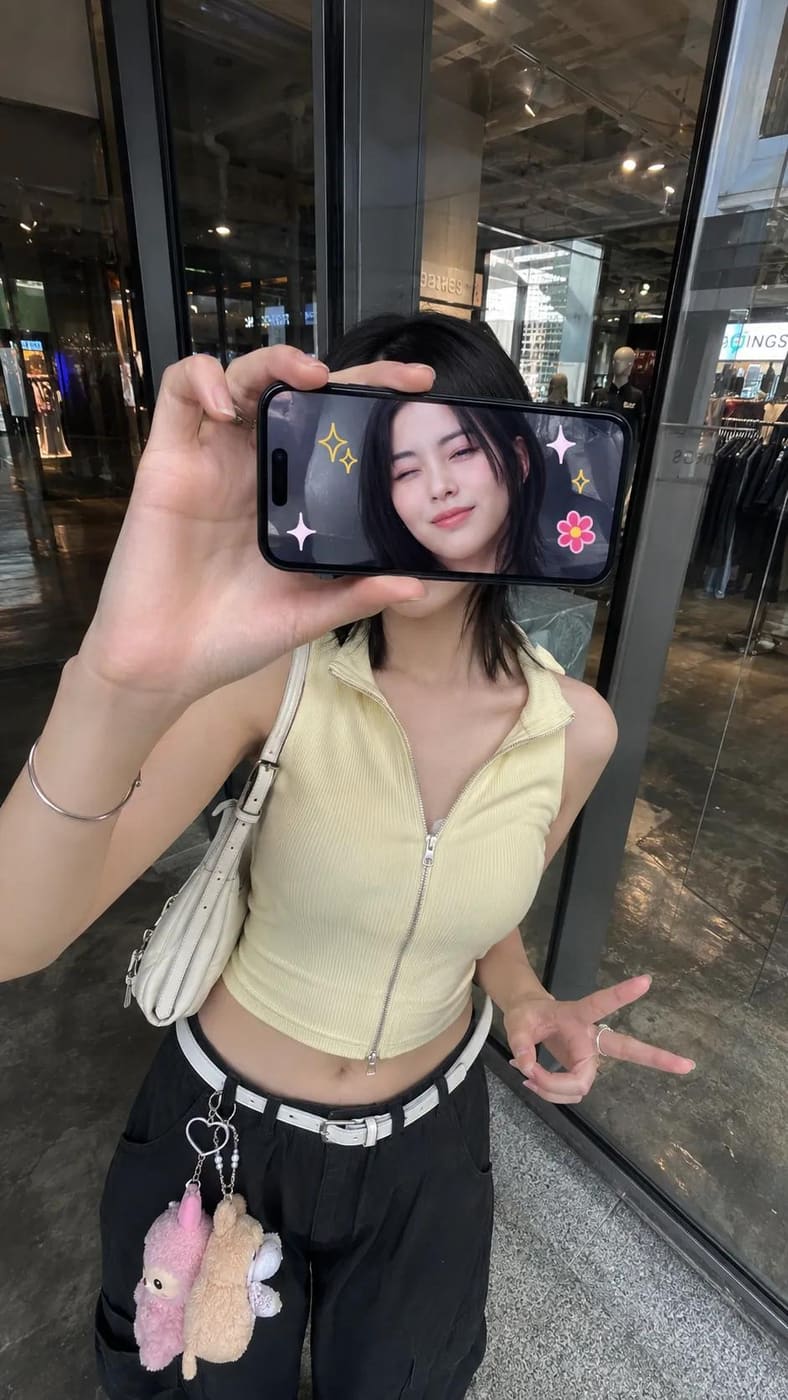 iPhone 屏幕遮脸创意人像